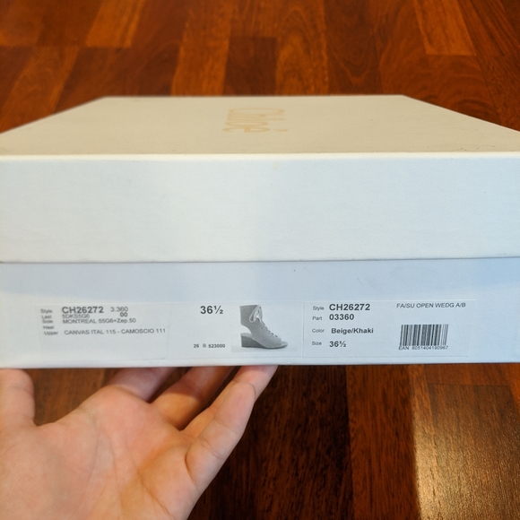 *SOLD* Chloé open wedge sandals - Picture 6 of 7